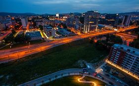 Air-Conditioned City View Apartment 24H Check-In