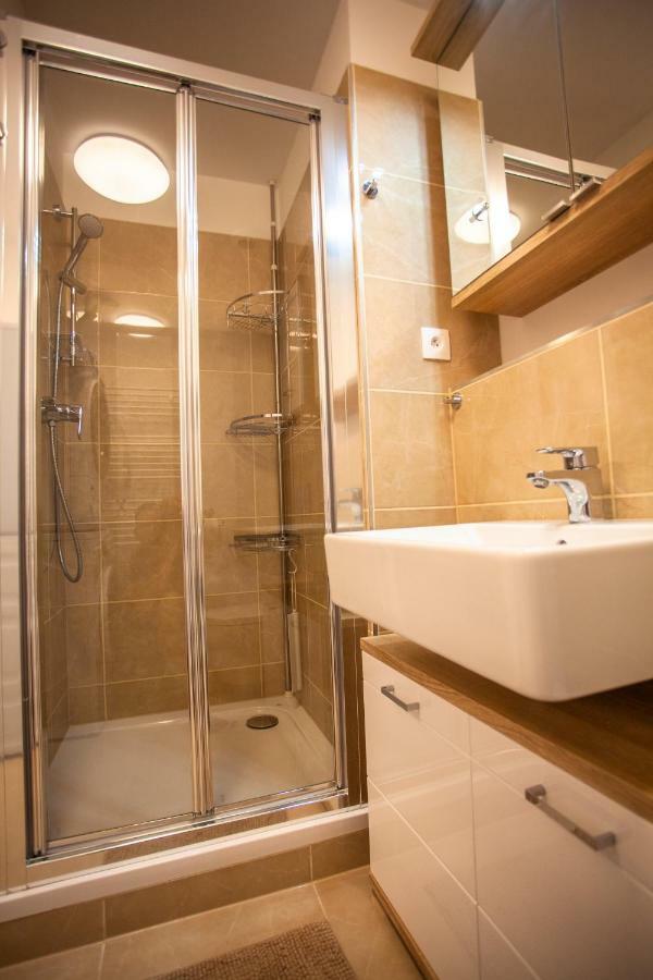 Air-Conditioned City View Apartment 24H Check-In Pressburg Exterior foto